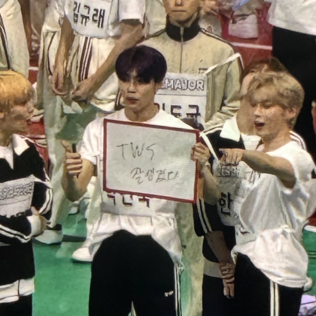 ZB1 AREA. tweet media