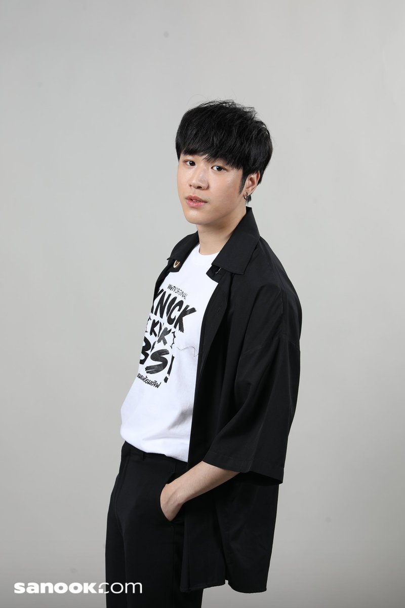Annso1976's tweet photo. My handsome baby 🖤🤍
#KnockKnockBoys #บ้านหนุ่มโสดโหมดพร้อมเลิฟ #WeTVoriginal #SanookTVMovies #SanookInterview
#Seng_wichai #เซ้งวิชัย
#HeadlinerTHArtist https://t.co/c90XP0QOuF