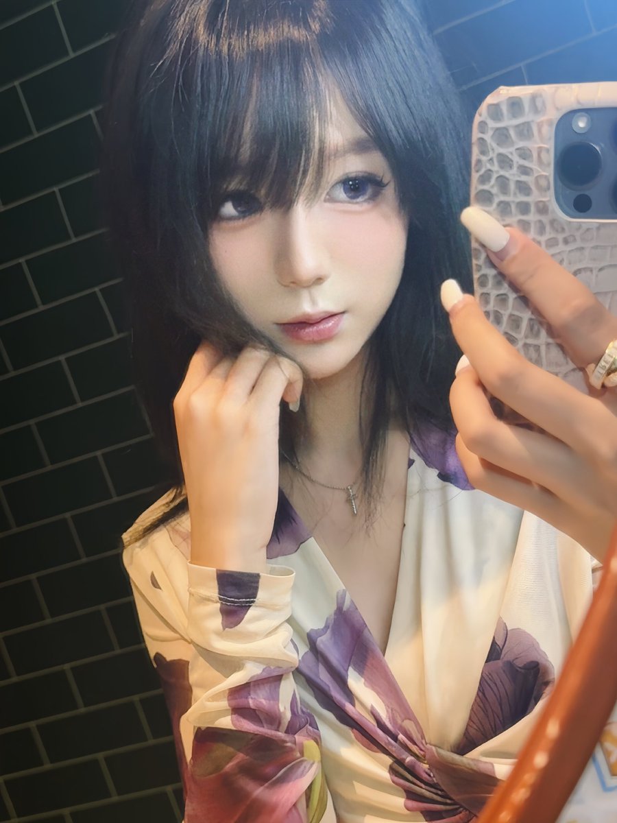 草木青 tweet media