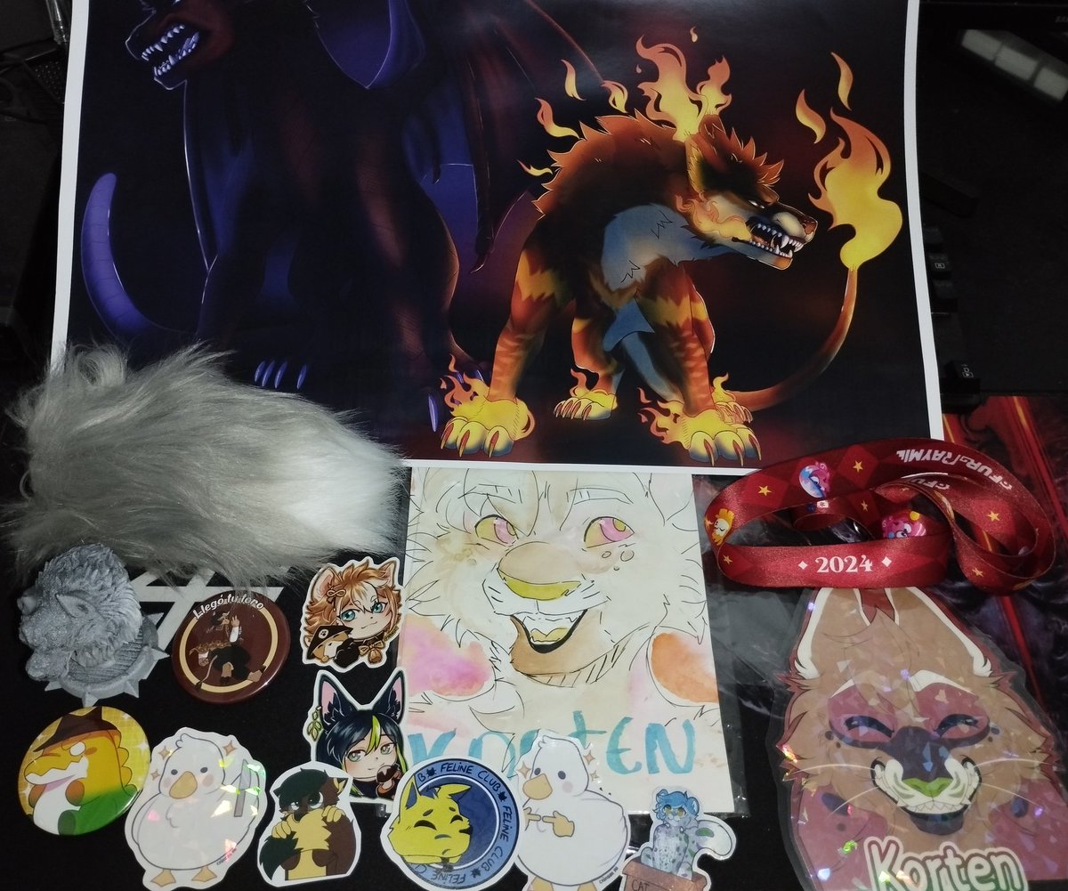 Gem_neric's tweet photo. Post de la @FurRaymi !! Recién ando recuperando energías uwu. Ame todo en el art valley, había demasiados artistas maravillosos, prometo que a la siguiente edición llevo mas para comprar a todos 
Y a la gente que conocí allí muchas gracias, disfrute mucho! Muchos trajes cutes!!!! https://t.co/UWp8EiEHod