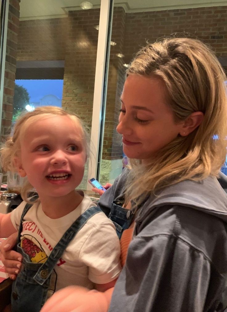 Having a nice day with my daughter 💕💕