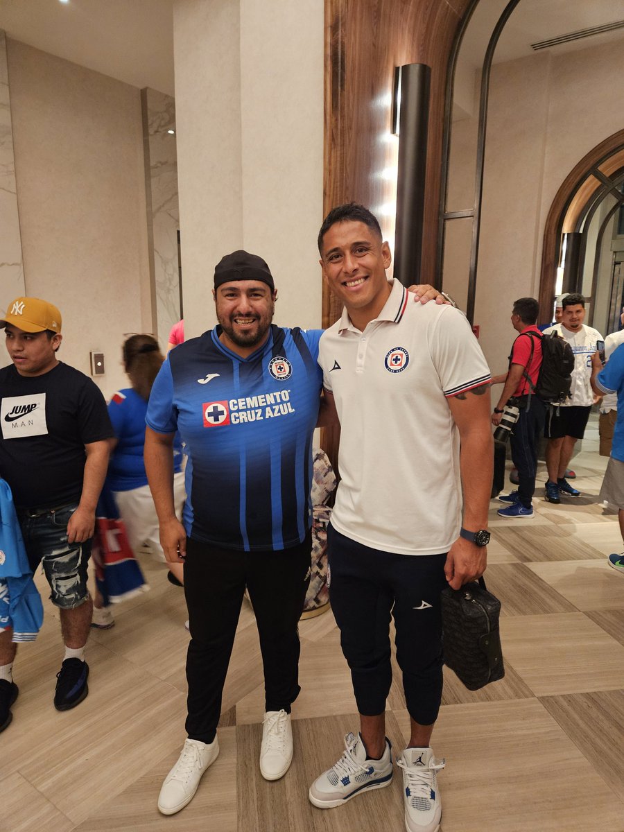 SergioReneC's tweet photo. Gracias por las fotos Rodo &amp; Luis!!
Cracks y Tipazos!! https://t.co/9fEt0HmjnT