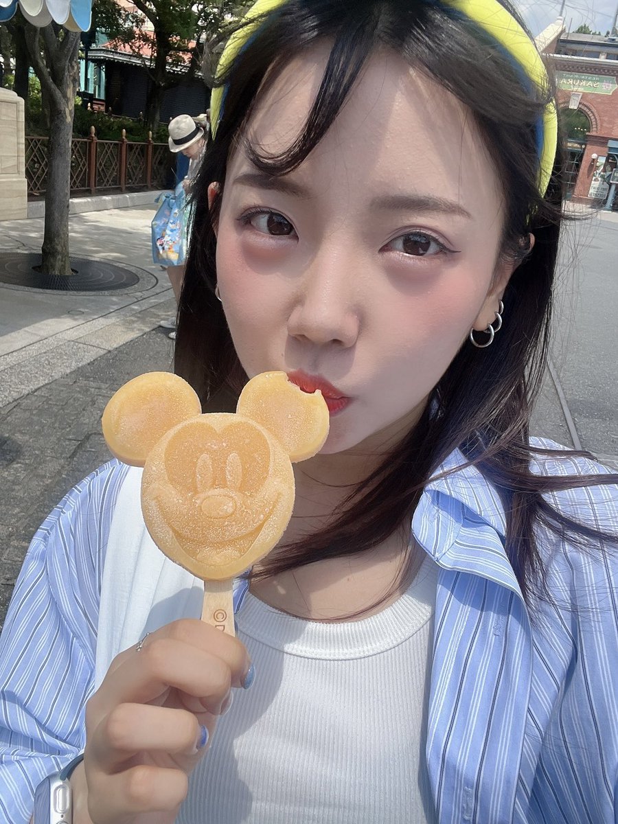 PF_Official_X's tweet photo. 디즈니랜드 너무 재밌다 쿜쿜🦖🦖🦖

#아랑 #ARANG #アラン https://t.co/vzrPLRtFp8