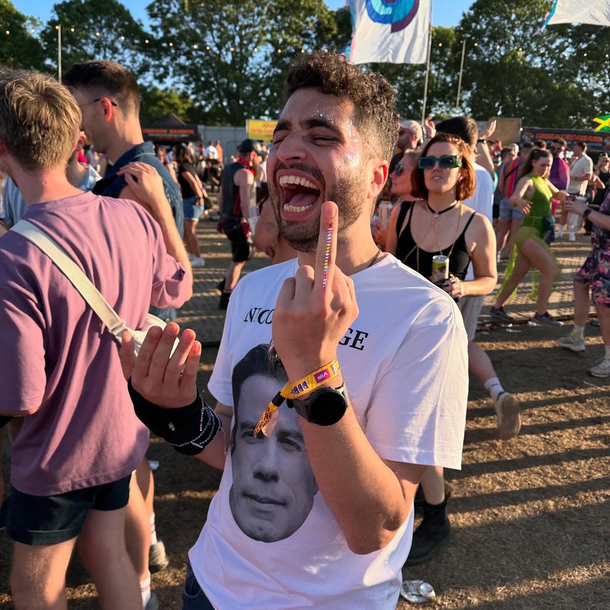 Russell 🏳️‍🌈 tweet media