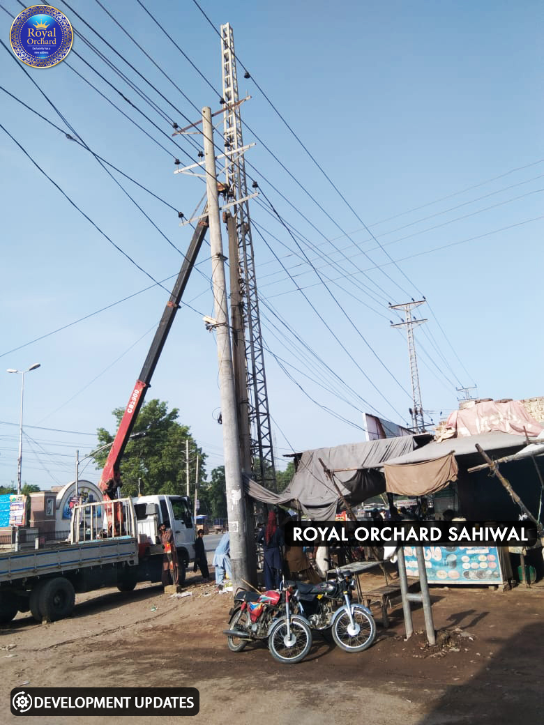royalorchardpk's tweet image. We are thrilled to announce that the installation of structure poles and conductors is well underway for the two 11 KV feeders from the Grid Station to Royal Orchard Sahiwal.

#RoyalOrchardSahiwal #PowerInfrastructure #CommunityProgress #SahiwalDevelopments