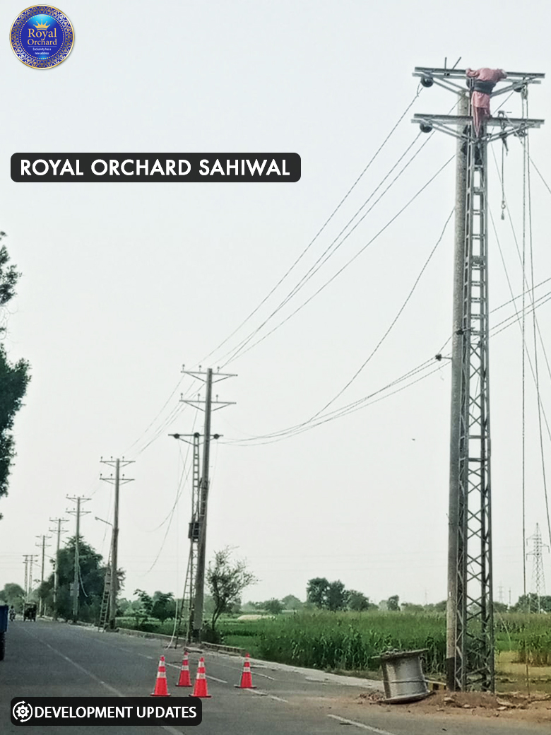 royalorchardpk's tweet image. We are thrilled to announce that the installation of structure poles and conductors is well underway for the two 11 KV feeders from the Grid Station to Royal Orchard Sahiwal.

#RoyalOrchardSahiwal #PowerInfrastructure #CommunityProgress #SahiwalDevelopments