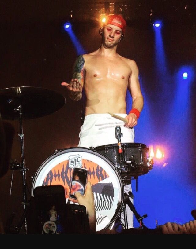 late seductive sunday, almost a seductive monday.