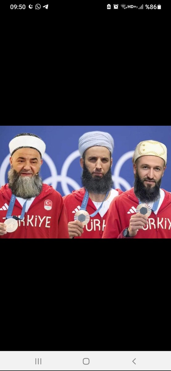 esadullah00's tweet photo. Bu sene hurafe olimpiyatları yarışmasında madalya alan yarışmacılar.
1. Cübbeli ahmet (altın madalya 

2. Seyyid Muhammed Mardini 
er- rıfai (gümüş madalya)

3.huseyin çevik (bronz madalya) https://t.co/Xp7eT3ivXN