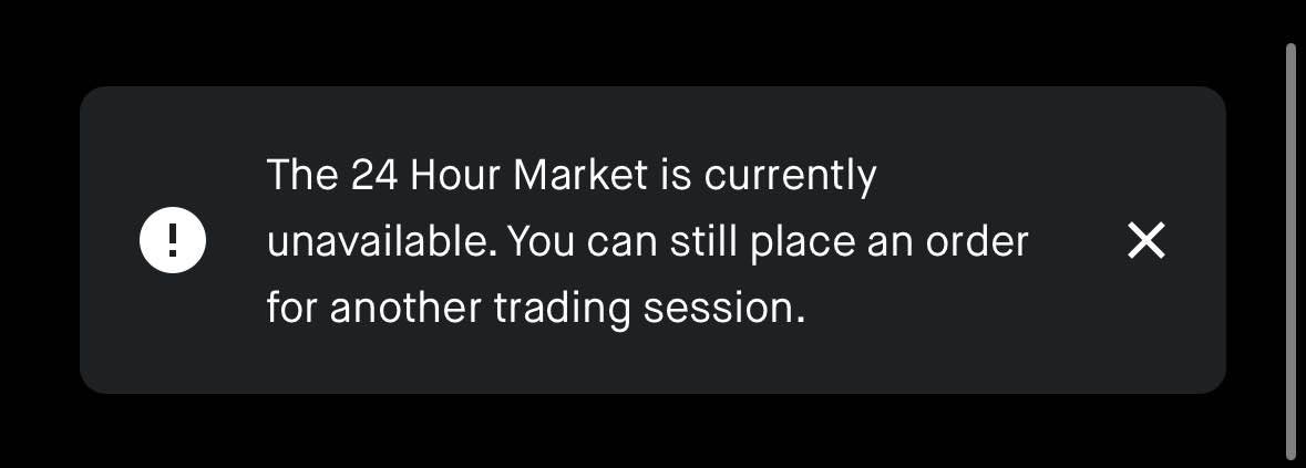 WatcherGuru's tweet image. JUST IN: Robinhood halts 24 hour trading.