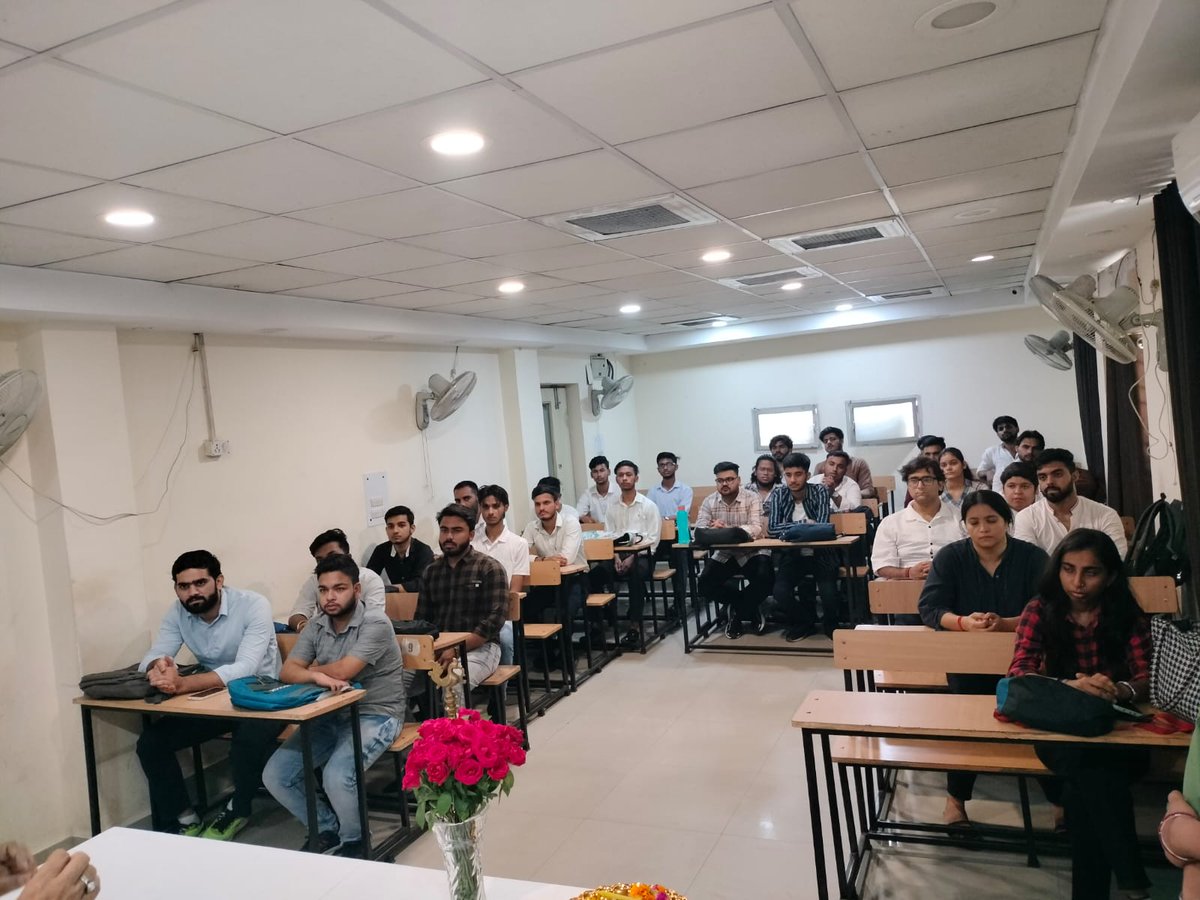 AIILSG_Official's tweet image. AIILSG #NewDelhi organized an Orientation Program for the Sanitary Inspectors #DiplomaCourse Session from June&apos;24 to May&apos;25 at Delhi Centre. Freshers were warmly welcomed during the event which featured a lamp lighting ceremony with active participation from  Delhi Centre staff.