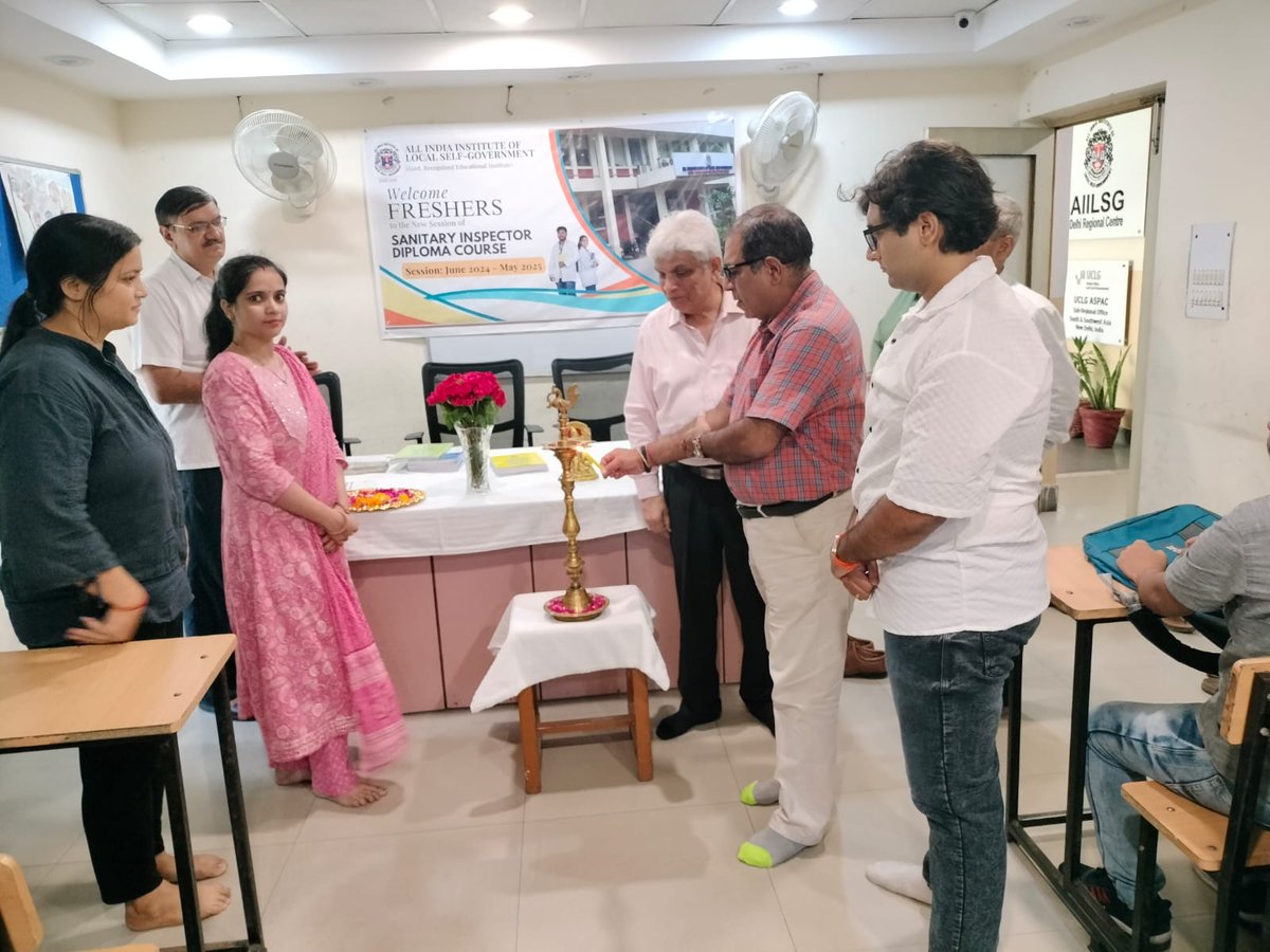 AIILSG_Official's tweet image. AIILSG #NewDelhi organized an Orientation Program for the Sanitary Inspectors #DiplomaCourse Session from June&apos;24 to May&apos;25 at Delhi Centre. Freshers were warmly welcomed during the event which featured a lamp lighting ceremony with active participation from  Delhi Centre staff.
