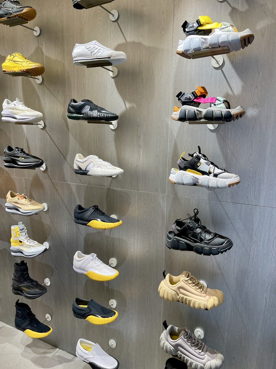 ANHAMo7's tweet image. ONITSUKA TIGER IN TOKYO NI 🔥🔥😮‍💨

BERAT MATA MEMANDANG, BERAT LAGI BAHU MEMIKUL. BOLEH SAKIT WALLET