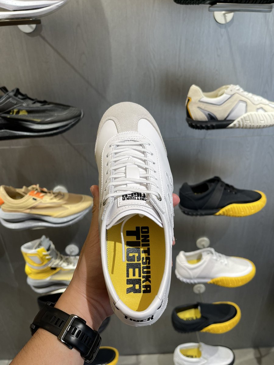 ANHAMo7's tweet image. ONITSUKA TIGER IN TOKYO NI 🔥🔥😮‍💨

BERAT MATA MEMANDANG, BERAT LAGI BAHU MEMIKUL. BOLEH SAKIT WALLET