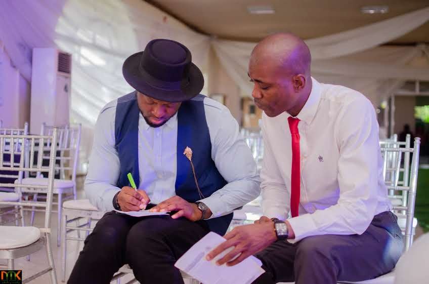 Deoluofficial's tweet photo. #latepost

Hosting duties....

Grateful

Have a blessed New week 

#THSAIaugust #JESUS #singer #model #actor #tallguy #eventhost #gratitude #Godhasgotme #photography #nollywood #creative #igers #explore #newmonth #blessings #international https://t.co/ent2hhheaa