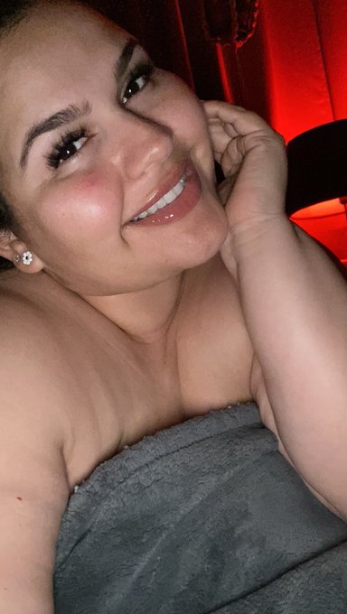 Good night 💤   Spoil me with something off my wishlist   https://t.co/C81a6HPxTY https://t.co/SEr391<a href="/tag/mvsales"class="tags"><span>#mvsales</span></a>