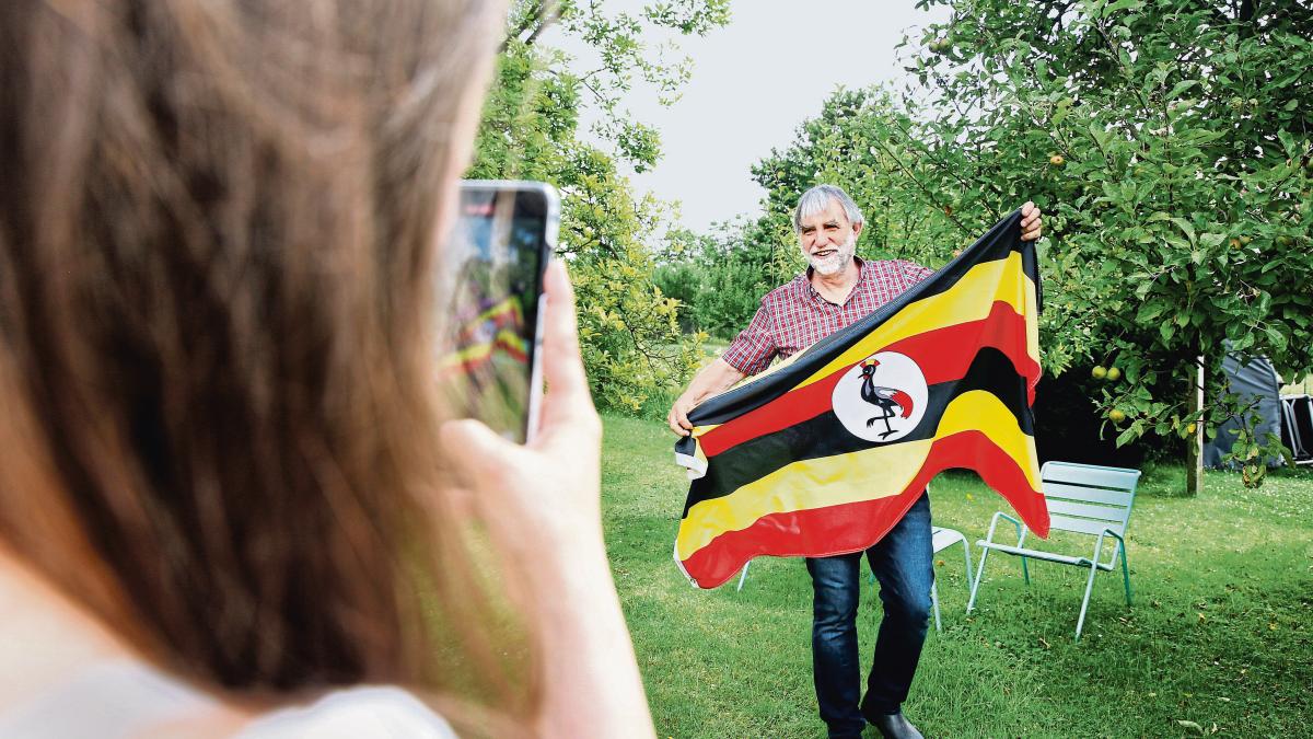 WELT (@welt) on Twitter photo Wie ein Rentner mit Liebe für Burgen und Flaggen zum Instagram-Star wurde to.welt.de/E6LQhWI Wie ein Rentner mit Liebe für Burgen und Flaggen zum Instagram-Star wurde to.welt.de/E6LQhWI