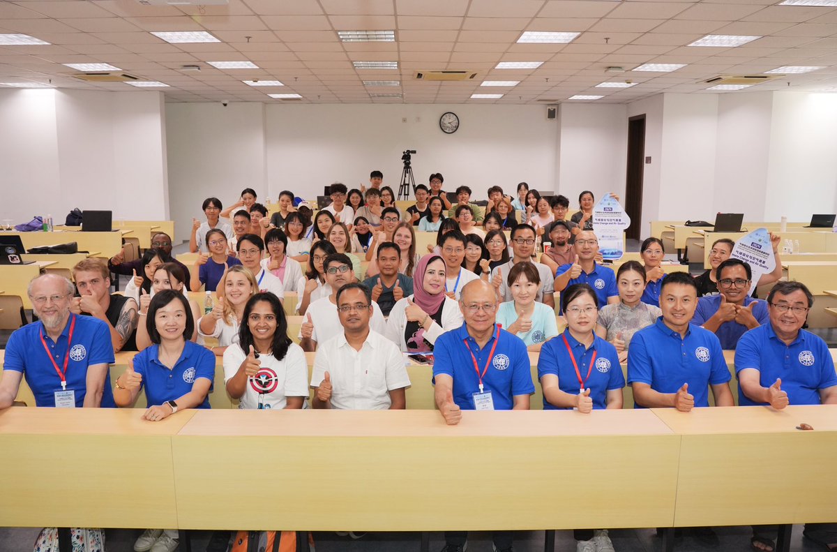 ProfJohnJi's tweet photo. I taught in the International Summer School Program on Climate Change and Related Risks
Jointly Organized by Fudan U, #WMO, MAP-AQ, #IRDR https://t.co/SBfrqmhZoi