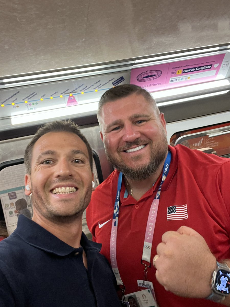 t_lay10's tweet photo. So proud to share a part of my way to the office on @Ligne13_RATP with an olympic silver medalist @Paris2024. Thanks @JoeKovacsUSA đȘđŒ
Enjoy your trip in #Paris and the #RATP subway đ
#Paris2024 #OlympicGames #subway #metro #lesjeuxdanslemetro #TeamRATP https://t.co/ZeJ6FUjjZk