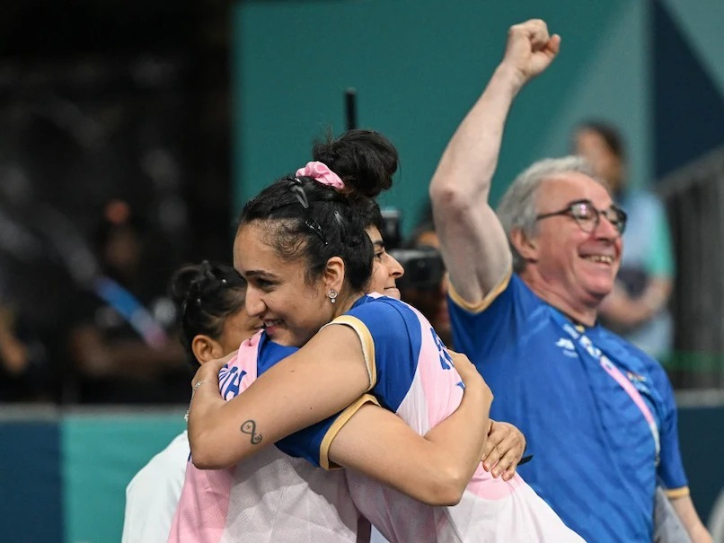 Naveen_Odisha's tweet photo. Well played Manika Batra, Sreeja Akula and Archana Kamath 

Congratulate Indian Women Table Tennis team on their superb win over higher ranked Romania to reach the quarter final of women table tennis event at #Olympics . The clinical finish by #ManikaBatra helped India script history. Wish the team very best for the quarter final matches.