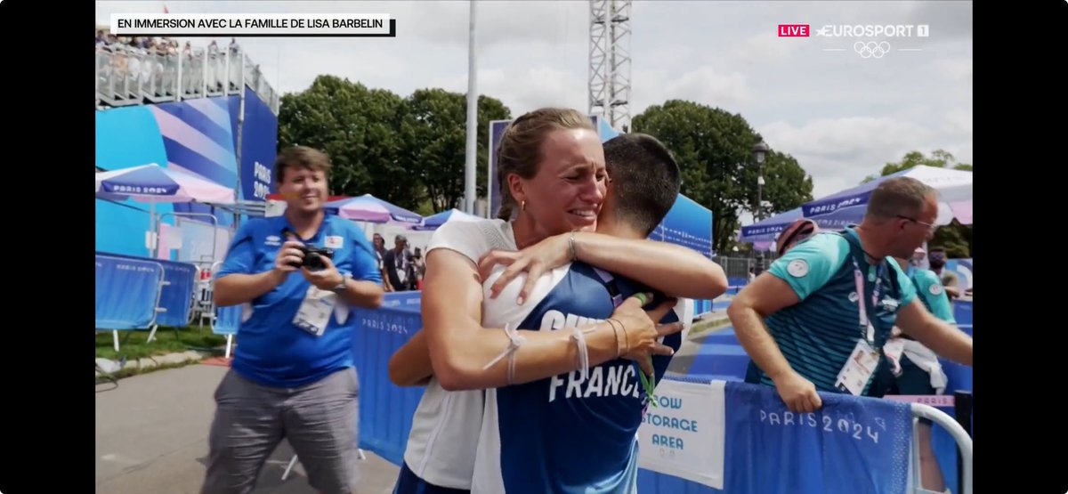 Je ne me rappelle pas avoir pleuré devant un écran depuis "La Famille Bélier" Merci aux athlètes pour toutes ses émotions 🤩🏆😍