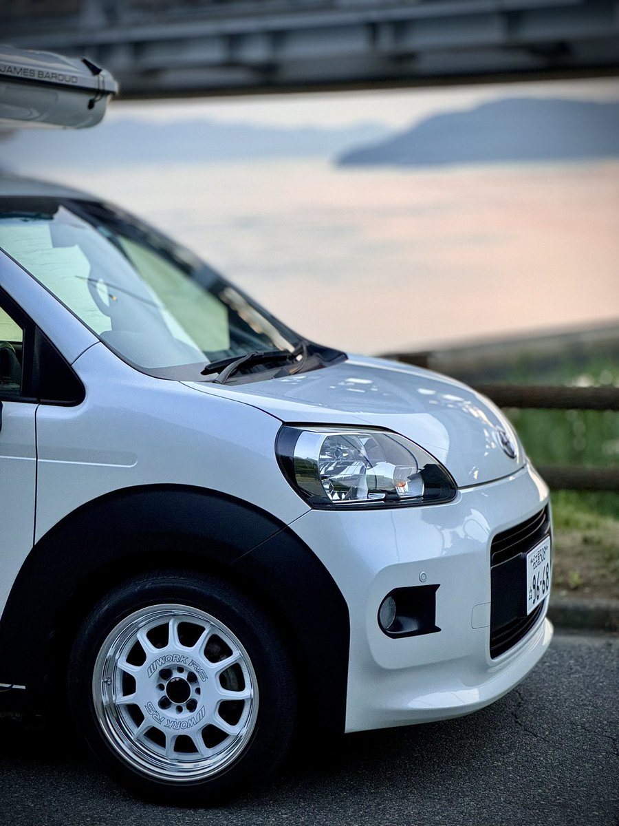 Tempa108_'s tweet photo. 今日は瀬戸大橋のすぐ脇で車中泊。
皆さま本当に優しい方ばかりで、いい街だなぁ、と。
瀬戸大橋をバックにカッコかわいさの際立つPortempaです。
#portent
#ポルテント
#portempa
#ポルテ https://t.co/ALTTmWYl3M