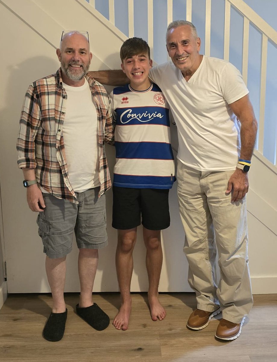 JoeGregory100's tweet photo. A fantastic weekend 🌞

Training with the #England #Parkinsons #WalkingFootball squad @LcfaSefton, before splitting into red, white and blue teams and friendly round robin matches with @FedsWalking and @the_brunny ⚽

And such a pleasure to visit my friend Dave and his family in Liverpool on Sunday, following Dave's heart surgery last week ❤️

@ParkinsonsUK @CureParkinsonsT @SportParkinsons @ParkinsonsPride @thewfauk @bennimangroup @ParkinsonsEU