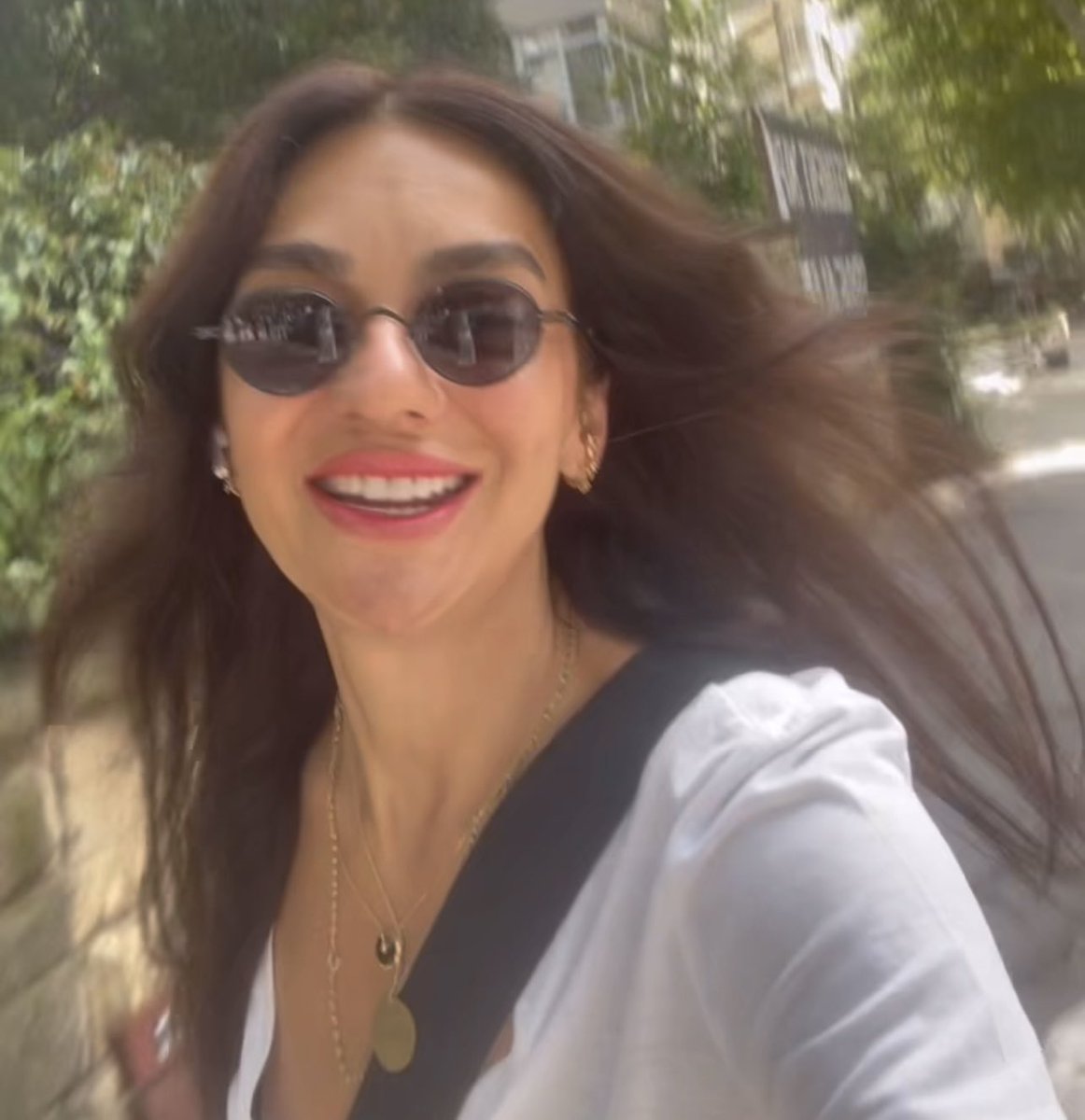 İnstagram kapanınca anladım ki,  
diğer sosyal medya hesaplarımı da aktif kullanmalıyım 😅 #nefesal  ve tekrar merhaba #instagram