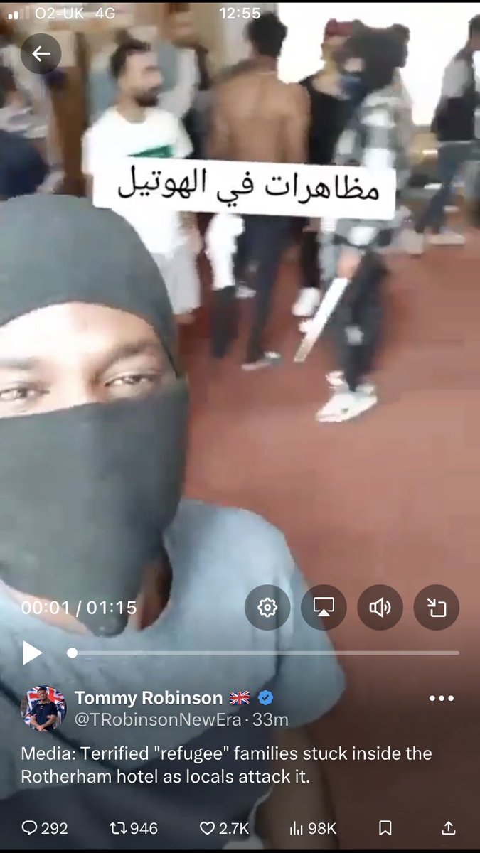 <a href="/TRobinsonNewEra/">Tommy Robinson 🇬🇧</a> What’s that in his hand? Machete or a weapon at min. Whilst the riot police stand no more than 20metres away