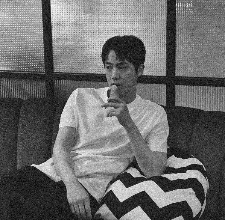 detailsofjin's tweet photo. darling https://t.co/PNyUlSHIOD