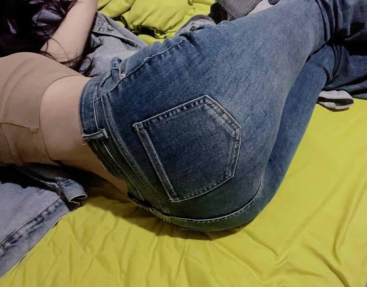 blackLin7954's tweet image. 牛仔裤不亚于黑丝