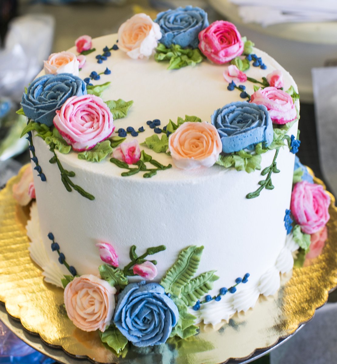 Spreetkaur03's tweet photo. For a glossy ganache, use equal parts of cream and chocolate and let it to be cool little bit before pouring #love #cakelove #cake https://t.co/r4J3kOnTyP