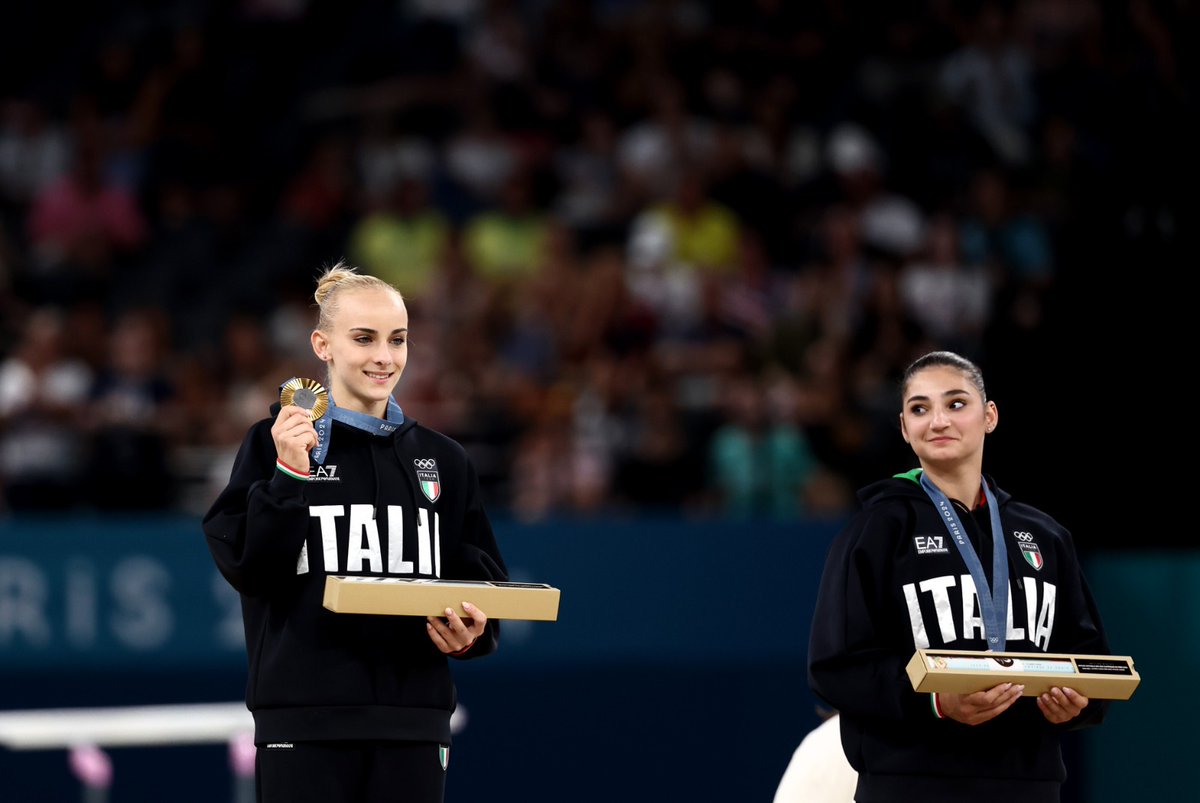 NON LA STORIA, LA LEGGENDA ✨

🥇 14.366 Alice D’Amato, 21 anni
🥉 14.000 Manila Esposito, 17 anni

E dietro due miti come Andrade e Biles!!!

#ItaliaTeam <a href="/Federginnastica/">Federazione Ginnastica Italia</a> #Paris2024