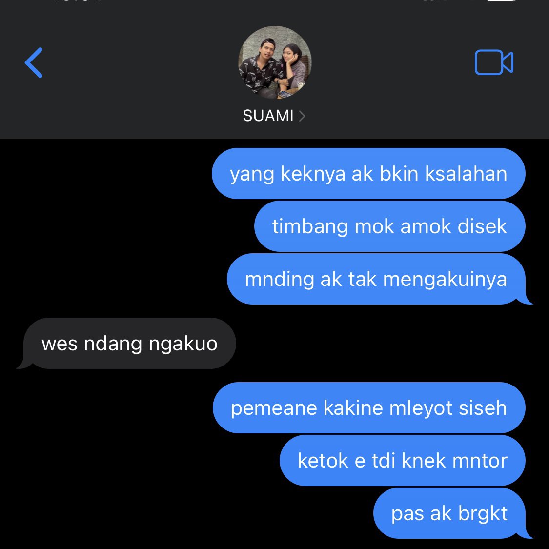 ollatiann's tweet photo. tiada hari tanpa ulah istri (sungkem) https://t.co/plMCl91w7w