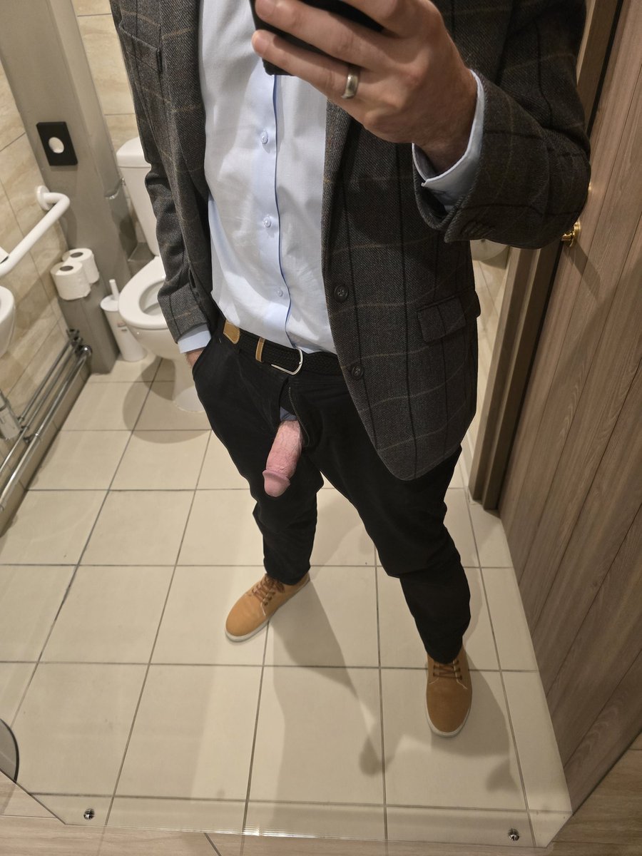 Talking to oomf and they have me hard at work!🥵😈