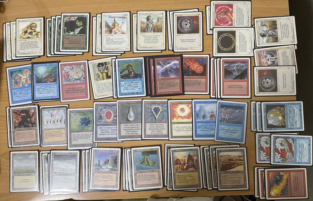 #OSfT9
2024/8/4、MTGオールドスクールの大会に出てきました。デッキは、ジェスカイ(白青赤、写真参照)、3-2でした。R1:黒青:××、R2: Blue Moon: x○○、R3: 白単: ○○、R4:黒単t青: xx、R5: 黒青:○×○、運営の皆さん、対戦してくださった方ありがとうございまさう。