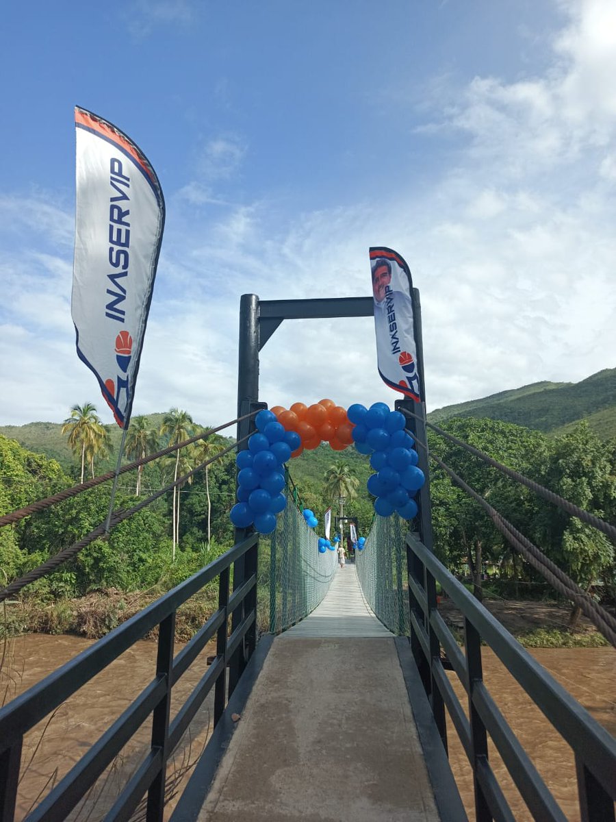 Puente en la localidad de Cañifles del estado #Sucre, fue rehabilitado beneficiando a más de 100 familias de la localidad.

<a href="/NicolasMaduro/">Nicolás Maduro</a>
@GPintoVzla 
<a href="/sucregobierno_b/">SucreGobierno.B</a> 
#SucreTerritorioDePaz