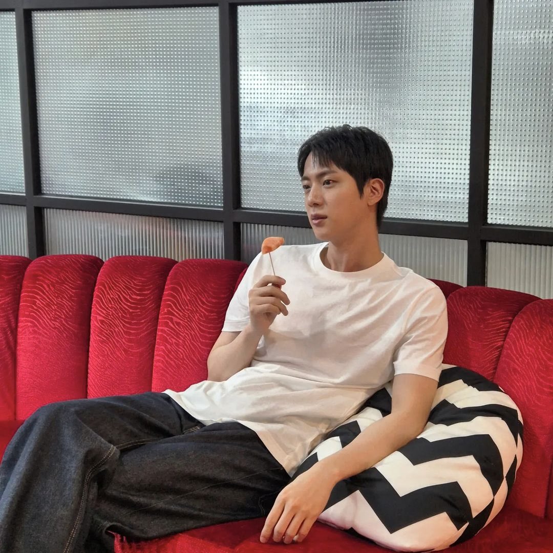 jinslookbook's tweet photo. seokjin in a basic white tee always gets me https://t.co/debyOafW6f