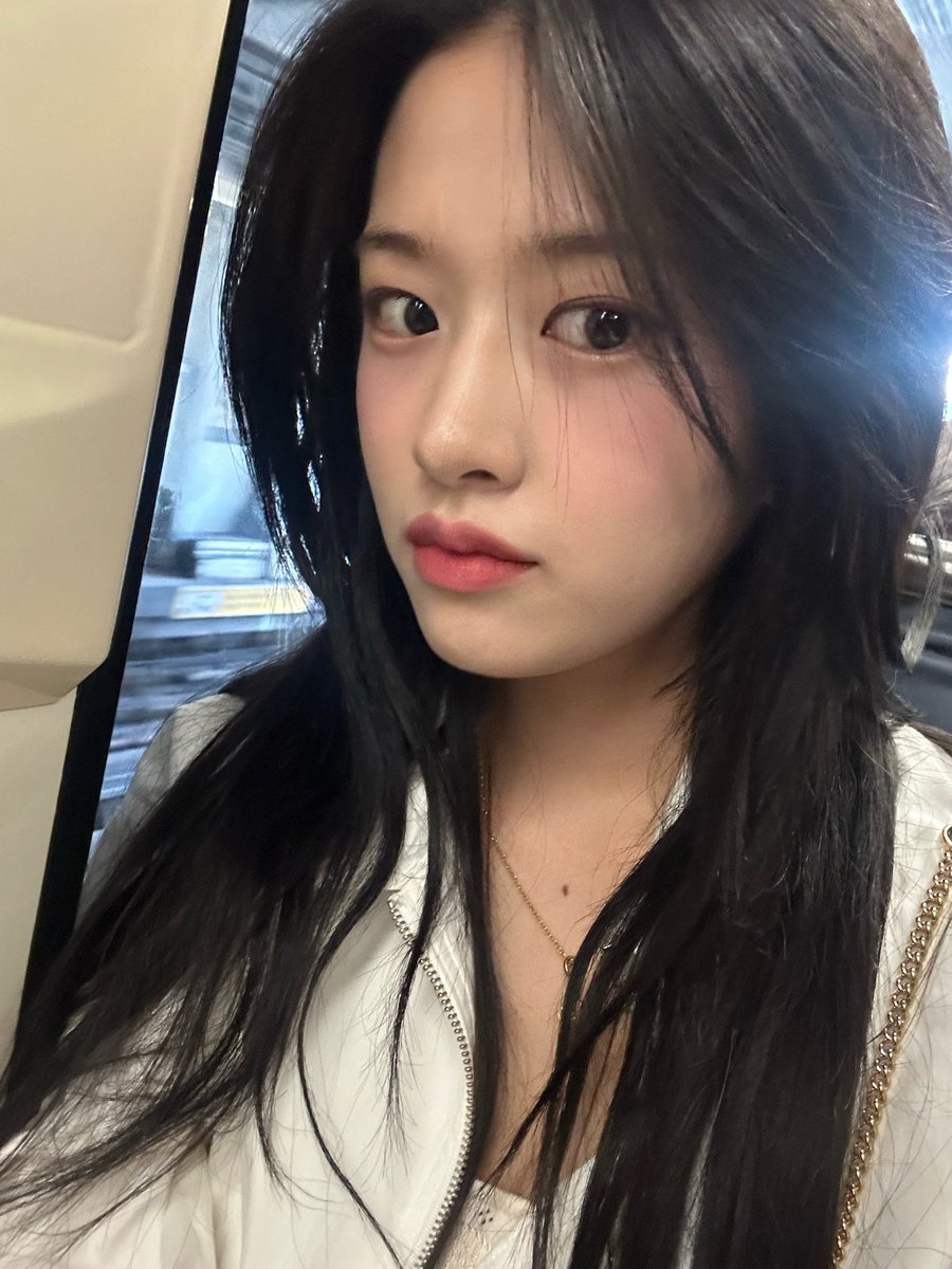 12dhwos2's tweet photo. 연반 녕윶 정말 좋음...
이 얼굴로 어녕이 언니 하신다는 거잖아 https://t.co/94B3TNLRBL