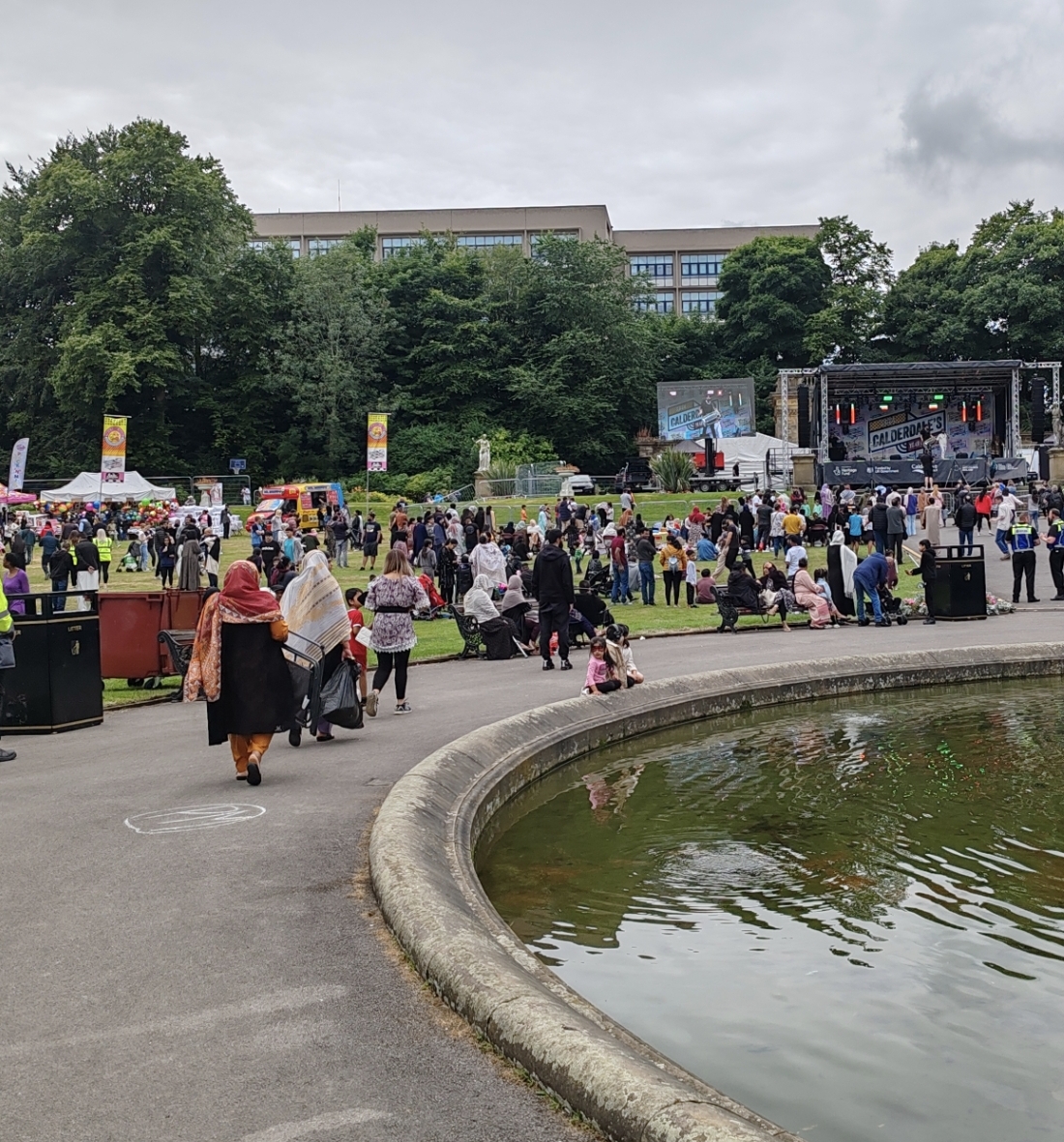 Thoroughly enjoyed the People's Park Festival this weekend, especially helping power the speakers by cycling🚴‍♂️A great example of people enjoying their local park, supported by partnership working 👍 Well done to all involved 🥇🥇🥇