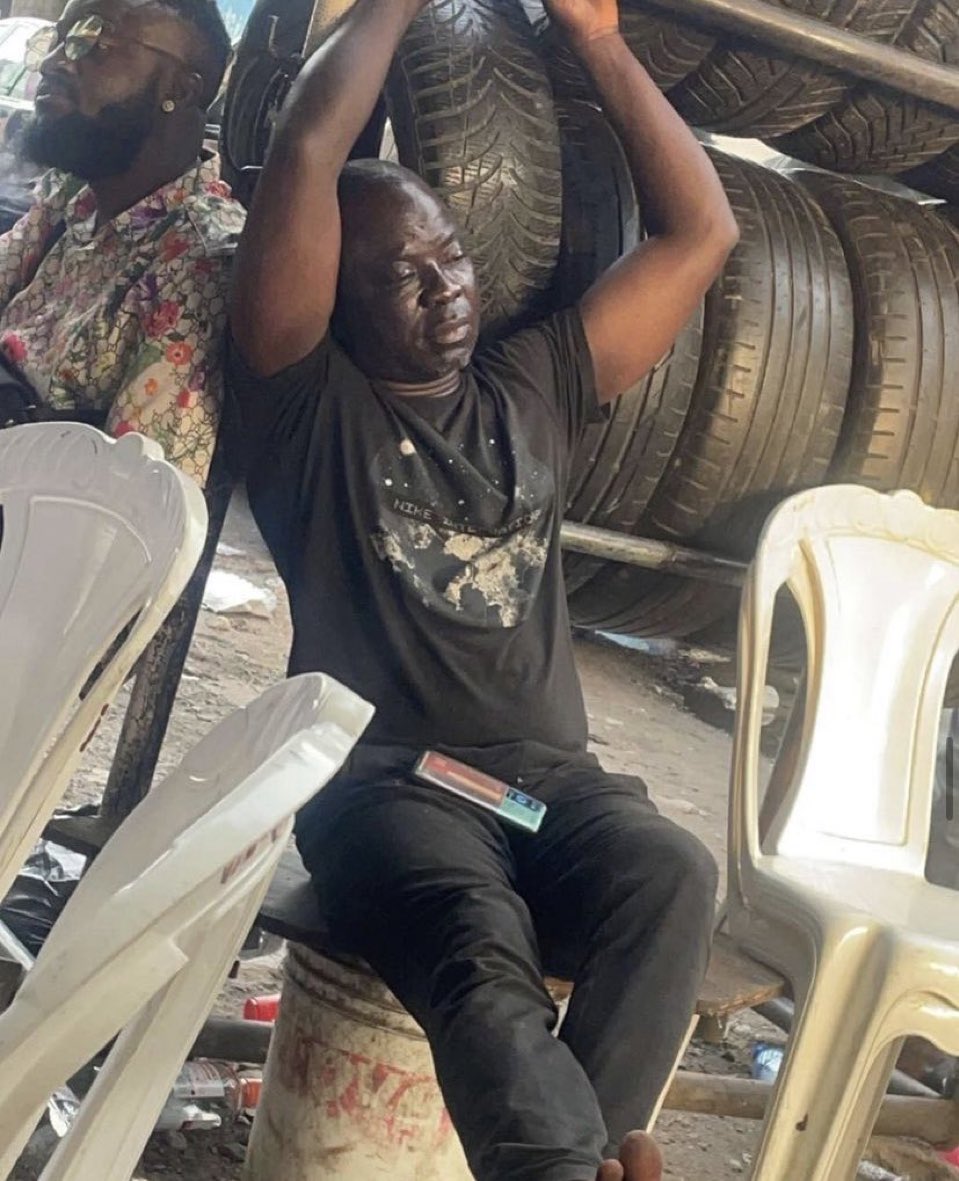 Person wey dey sell tyre don tire 😂