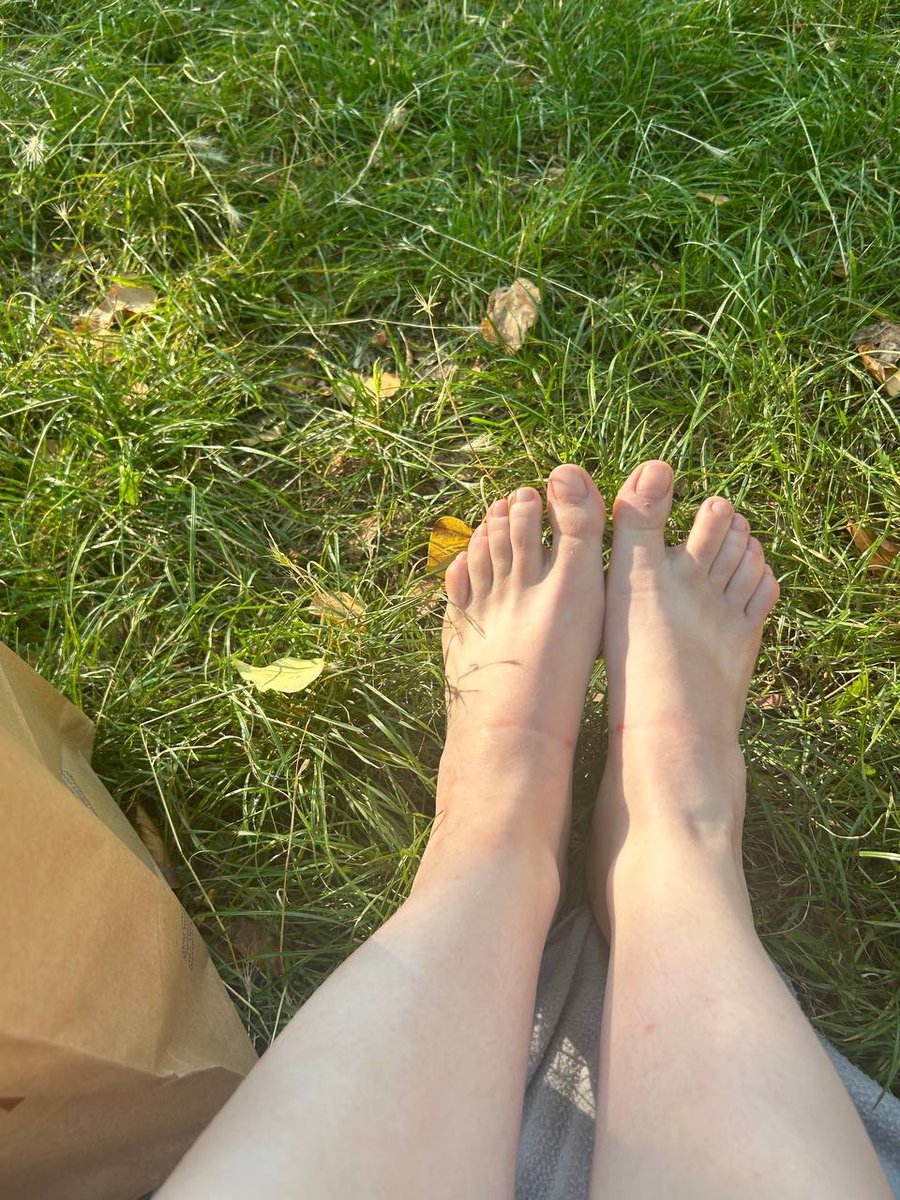 Feet_Finder10's tweet photo. Would you like to see more ? https://t.co/imRhKswtPR