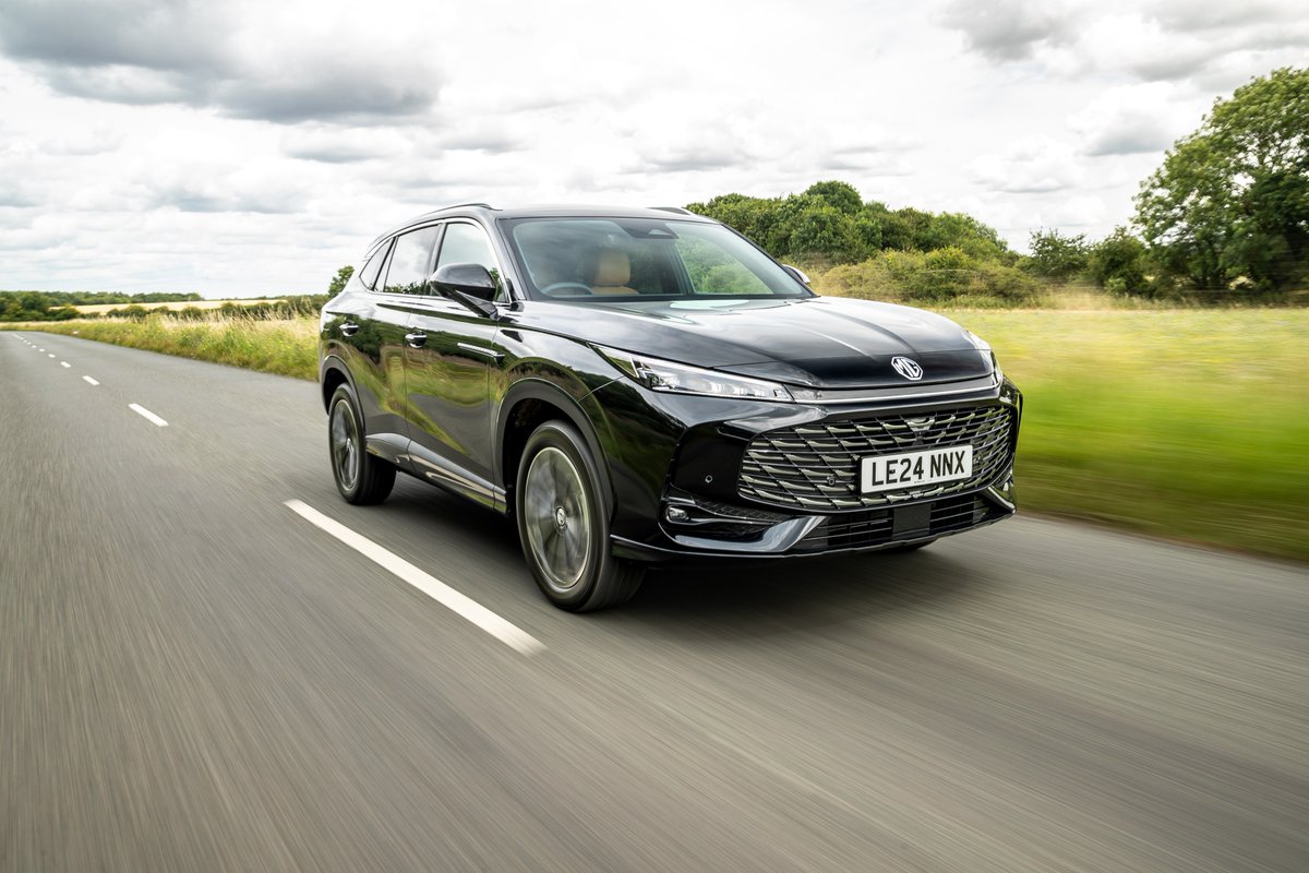 MGmotor's tweet photo. Taking the all-new MG HS out on the open road. Experience the perfect blend of power, style and innovation. What adventure would you take it on?

#MG #NewMGHS https://t.co/WSNikQKhwv