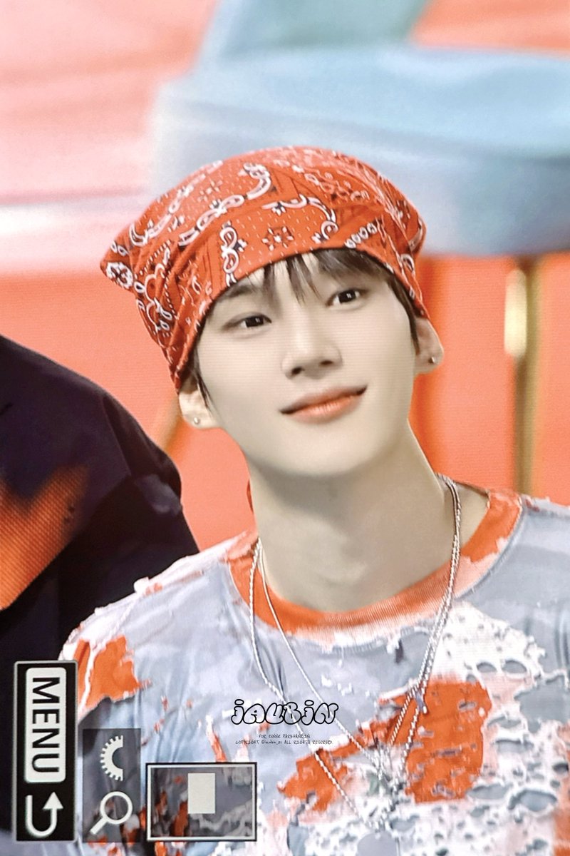 240805

#이븐 #EVNNE 
#박한빈 #PARKHANBIN