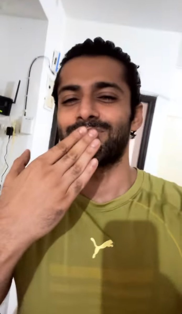 _jugnoo_'s tweet photo. I believe we gave him some more love to pack in his backpack...🤭❤️
Isse better acknowledgement aur kya hii ho sakti hai?!! 🥹 #Vanshaj #AnHit #MohitKumar https://t.co/DliYNP8dus