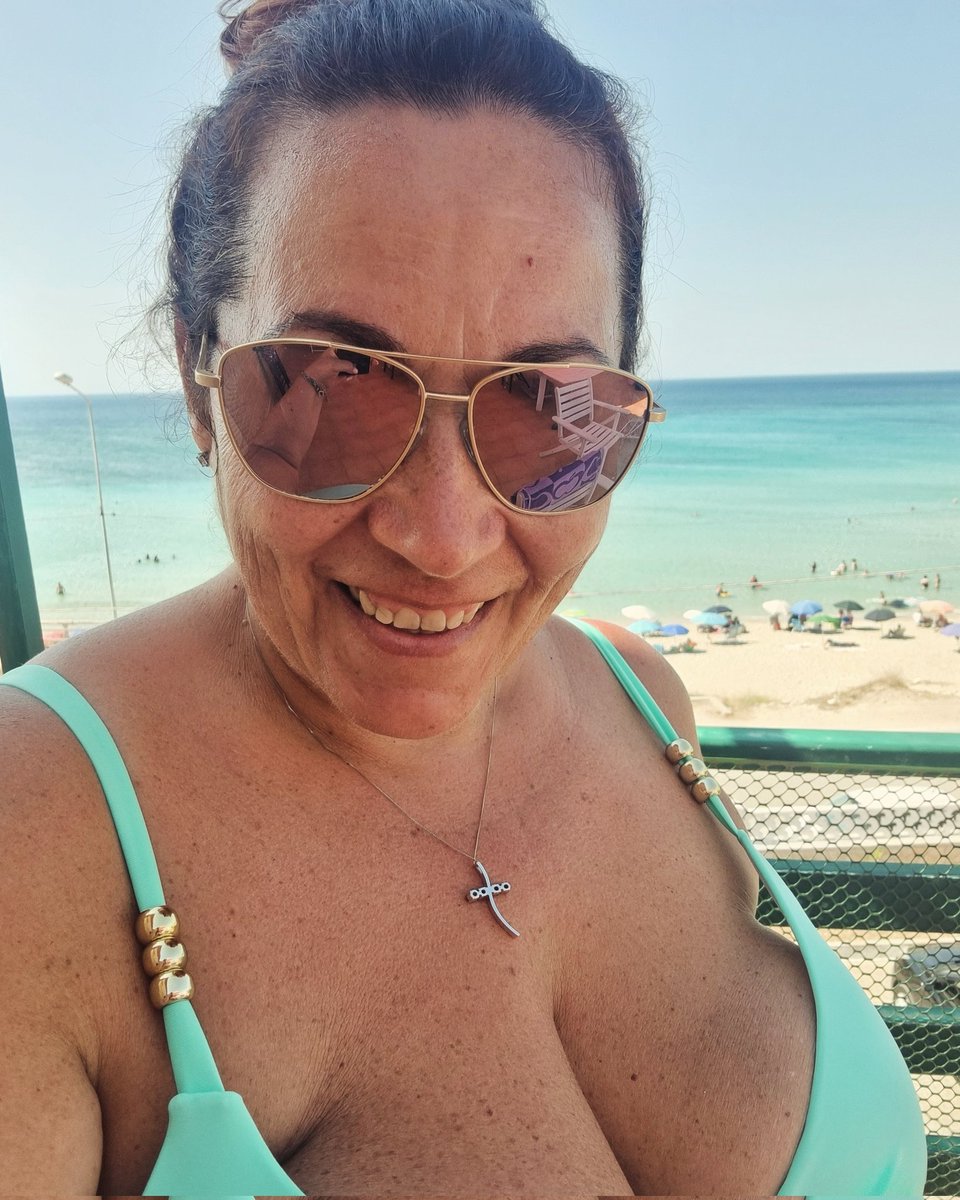 GrazianoDebora's tweet photo. Abbronzatura ne abbiamo?
#abbronzatissima #mare #ESTATE #estate2024 #Puglia https://t.co/pgUC6RI9lf