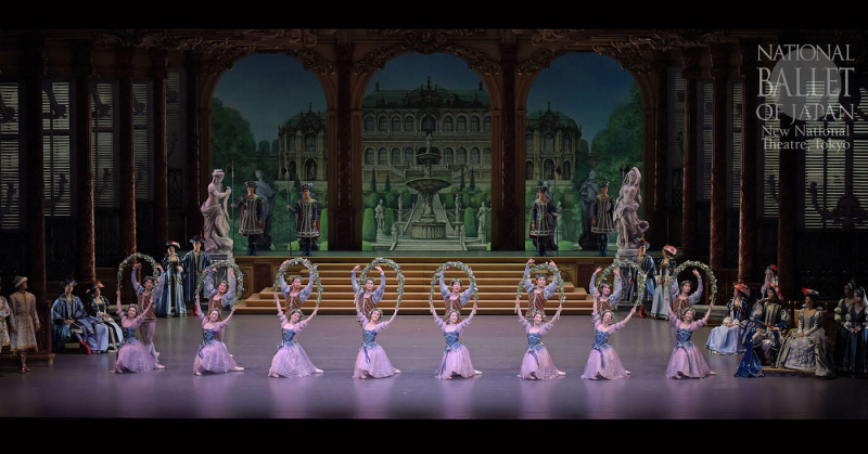 nntt_ballet's tweet photo. 🎟️<明日から一般販売開始！>🎟️
バレエ『眠れる森の美女』👸

🌹一般発売
8/24(土)10:00～

チャイコフスキー作曲の3大バレエの一つとして、世界中で愛される古典の最高傑作🌟

ウエイン・イーグリングの振付により、2014年に新制作されました！

格調高く豪華絢爛にシーズン開幕を飾ります🏰