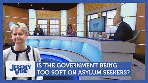AndrewRoy70's tweet photo. The utter nerve of @JeremyVineOn5 in distancing himself from the riots over the weekend when pretty much every week they have poured fire on the flames of race-baiting 
#JeremyVine https://t.co/bpXfOrBGJh