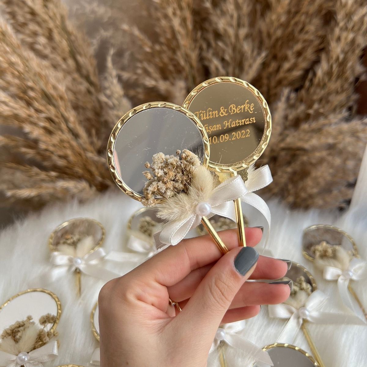 youthayuju's tweet photo. Kepada bakal pengantin, boleh dah bookmark thread ni siap2. 

I nak share kedai yang ada jual goodies kahwin yang comel dan harga muroh 😙 https://t.co/0mvzZ4uVtf