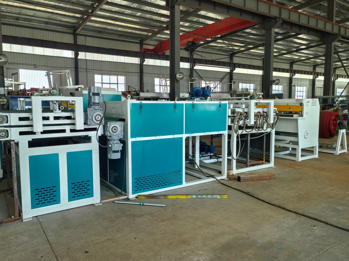 Daphne266426463's tweet image. Golden Grass Mat Making Machine Line
#plasticmachine #artificialgrass #lawn #goldengrass