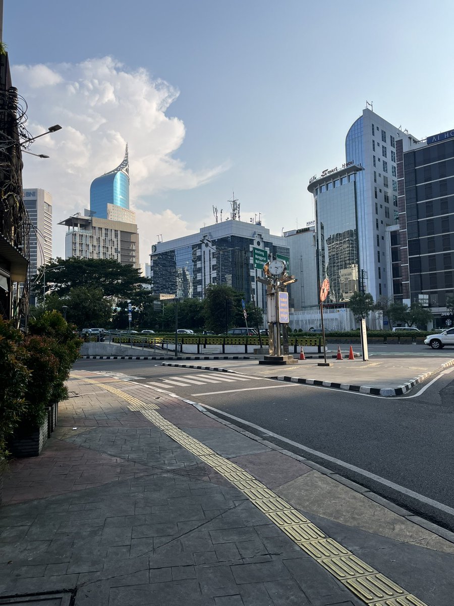 maciatio's tweet image. Jakarta~
Mutualan help rt, thanks